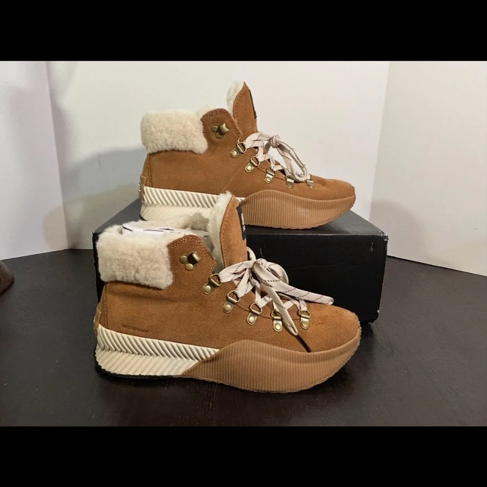 Sorel Out N About III Conquest Waterproof Boots Camel Brown Womans 9.5